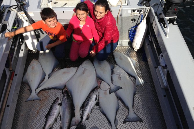 Ketchikan salmon and halibut fishing charter - Fishing in Ketchikan waters, with boat time built in