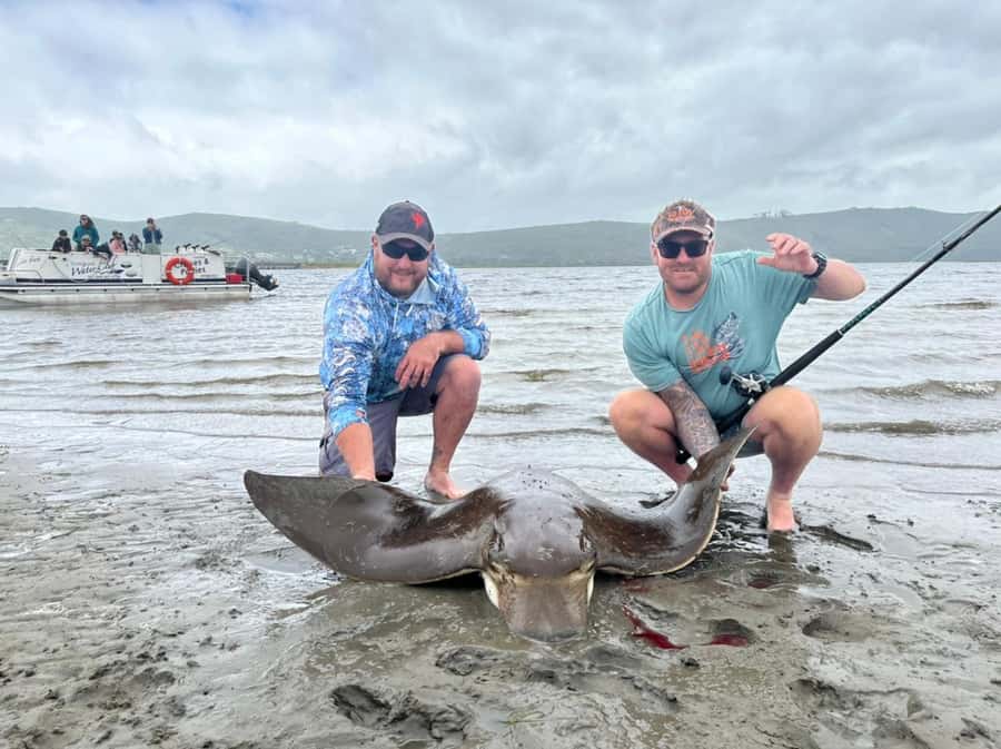 Knysna Lagoon Fishing Charter - Meeting at Thesen Harbor Town and Getting Ready Fast