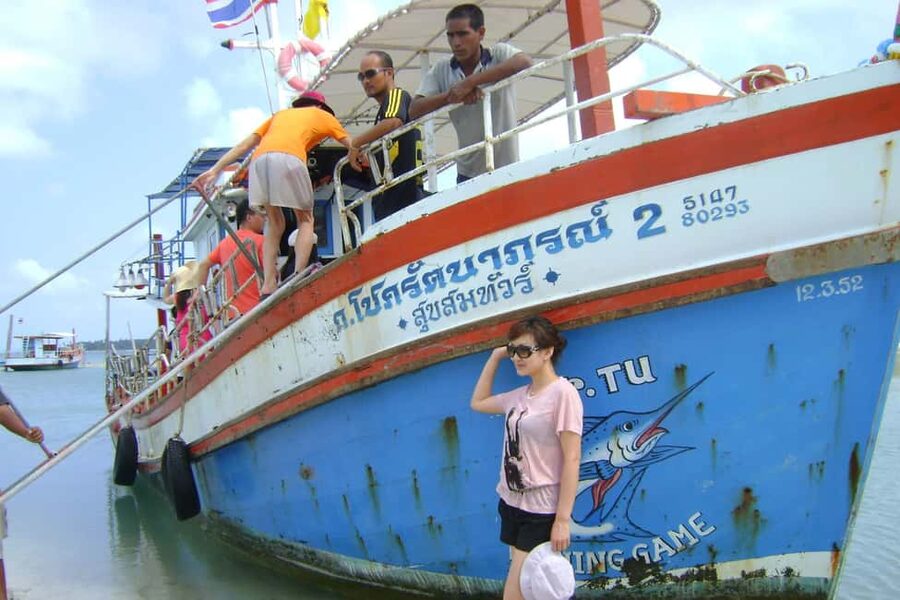 Koh Samui: Fishing Day Tour by Escort Boat with Mr. Tu - Lunch onboard: Thai buffet, fresh fruit, and the fish-on-the-menu bonus