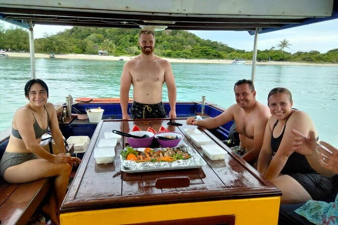 Koh Samui Fishing Tour Mr Ung's - A real Samui boat day: fishing first, sightseeing on the side