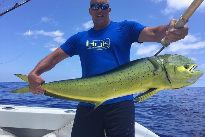 Kona Hawaii Deep Sea Fishing experience on the Bite Me 4 - A private Kona charter on the Bite Me 4 is more than just fishing