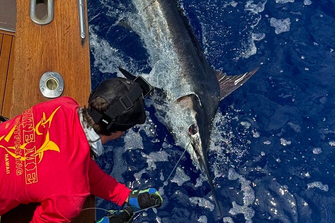 Kona Hawaii Per Person Shared Fishing with Bite Me Sportfishing - On the Water With the Captain and Crew: How You Actually Learn