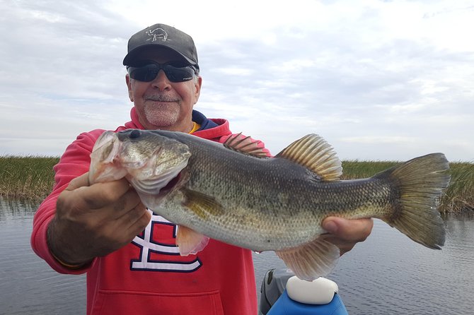Lake Okeechobee Fishing Trip Near Fort Myers - Fishing on Lake Okeechobee: how the guide targets the bite