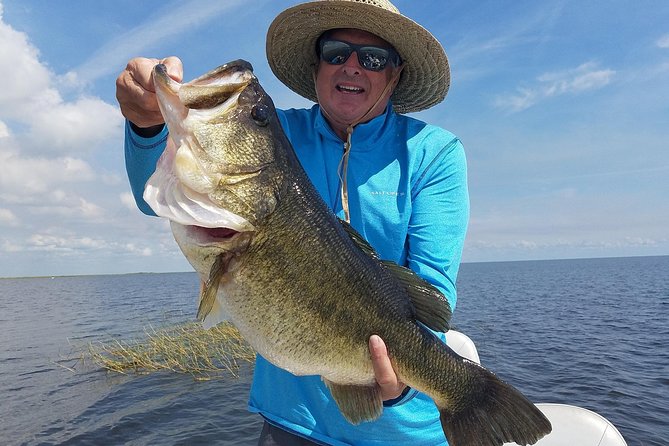 Lake Okeechobee Fishing Trips Near Palm Beach Florida - Stop 2: Lake Okeechobee Largemouth Fishing on a Huge Stretch of Water