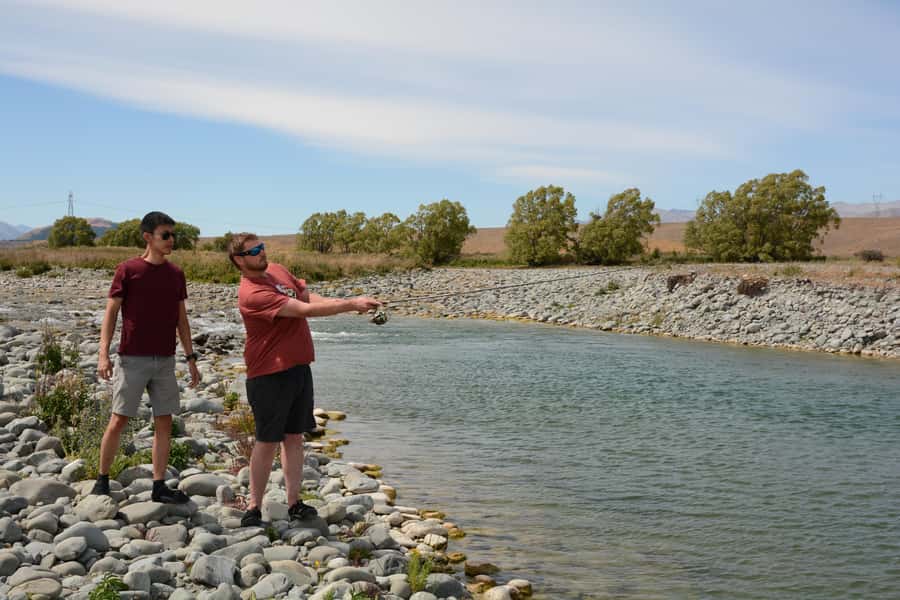 Lake Tekapo Fishing Tour - The 2-hour tour rhythm: meet, learn, fish up to three spots