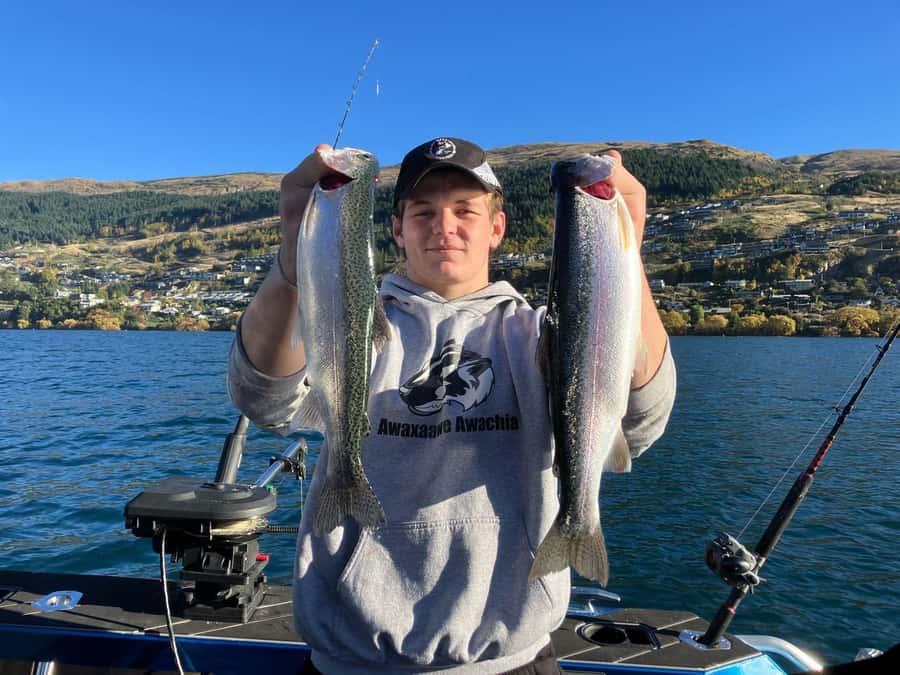 Lake Wakatipu: 3 Hour Fishing Adventure by Boat - Electric trolling motor: the quiet advantage on Lake Wakatipu