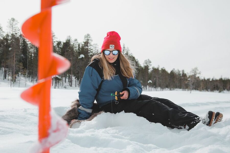 Levi: Finnish Ice Fishing Tour by Car - Getting There in Comfort: Warm Car, Frozen Forest, and Quiet Forest Hours