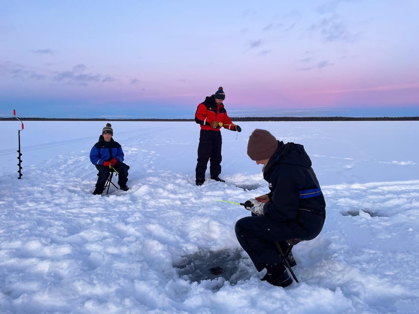 Levi: Ice Fishing Trip in a small group - Getting from Levi town to the frozen lake fast