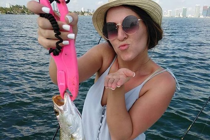 Miami Inshore Fishing Charters on Biscayne Bay - Meet-up, boat time, and how private charters feel in practice