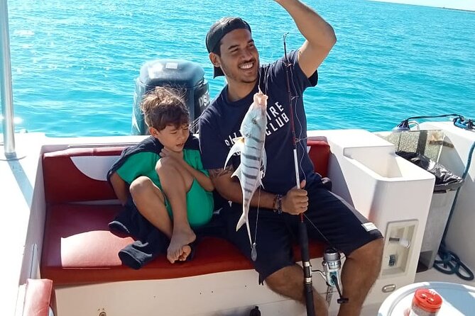Nanje Fishing Trips Dubai - Yacht Size and Group Fit: 35-Foot for 10 or 50-Foot for 20