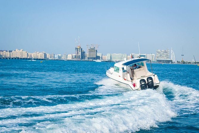 Nanje Fishing Trips Dubai - Onboard Comfort: BBQ, Towels, Sound System, and a Real Break From the Usual