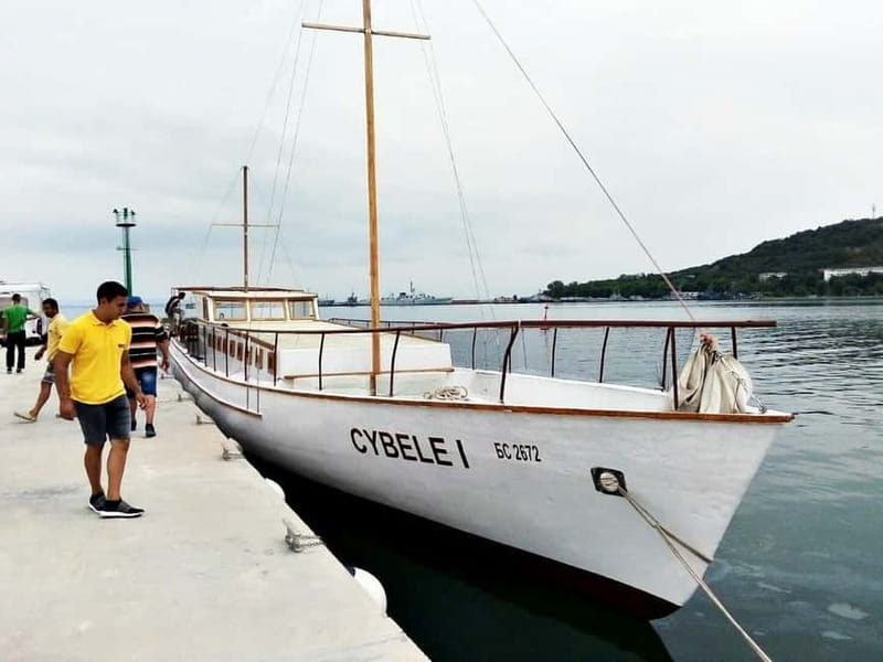 Nessebar: 4-Hour Boat Tour incl. Fishing, Lunch & Drinks - Fishing on board: fun, not a guaranteed catch