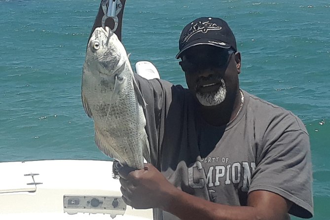 Palm Beach Inshore Fishing Charters - The fishing setup: included rods, safety gear, and practical licenses