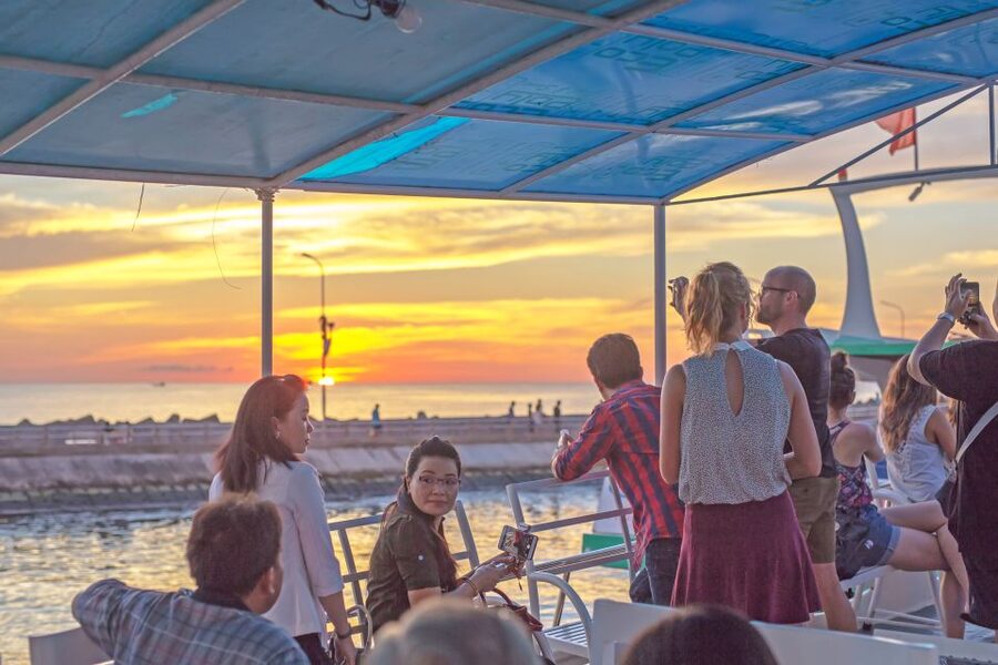 Phu Quoc Sunset and Night Squid Fishing with Dinner - On-board dinner: when it happens and what you might order