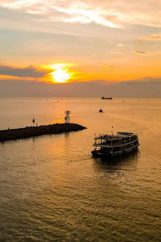 Phu Quoc: Sunset and Squid Fishing Boat Tour with Dinner - FAQ