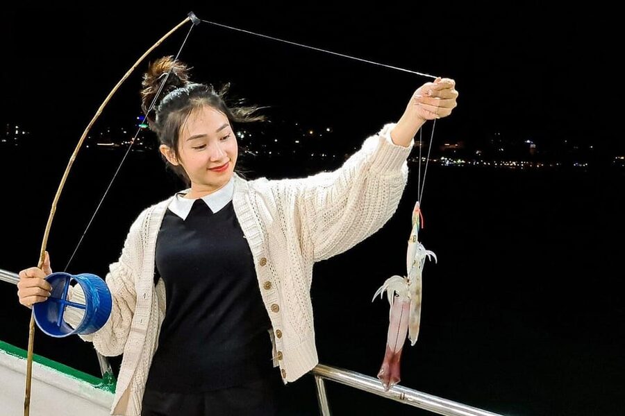 Phu Quoc: Sunset and Squid Fishing Boat Tour with Dinner - The sunset cruise: what the 4-hour timing is really about