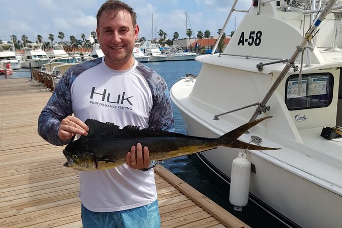 Private Afternoon Fishing Charter in Aruba - The fishing style: trolling, bait, and hand-line moments