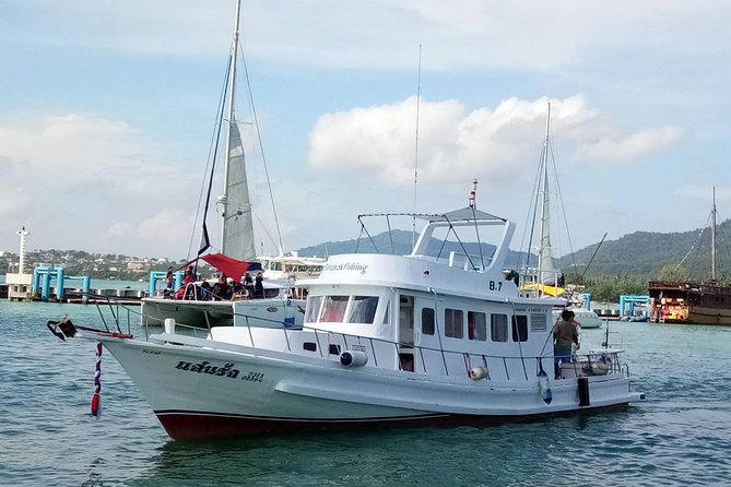 Private Boat Fishing TROLLING & SPINNING From Phuket - Onboard Setup: Captain, Crew, and the Gear Reality Check