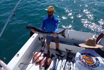 Private fishing charter Bertram 31ft 6 pax max if you don't fish you don't pay - From Cancun Sunset Marina to the fishing spots: what the day feels like