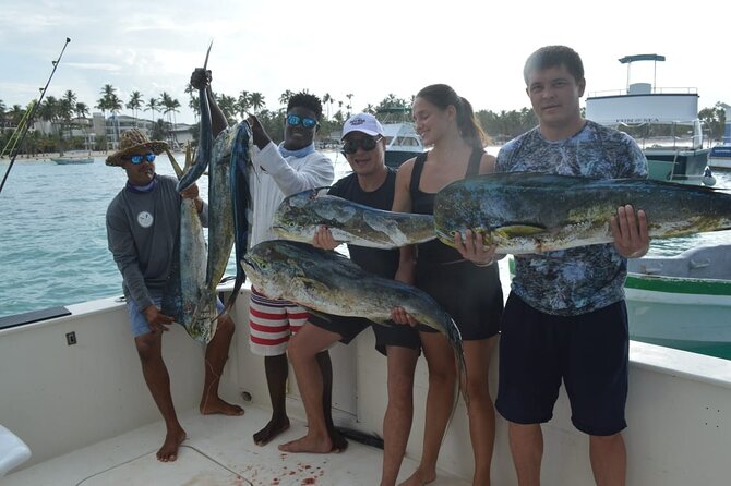 Private Fishing charter Punta Cana (Alondra) - The Open Bar and Snacks Between Bites