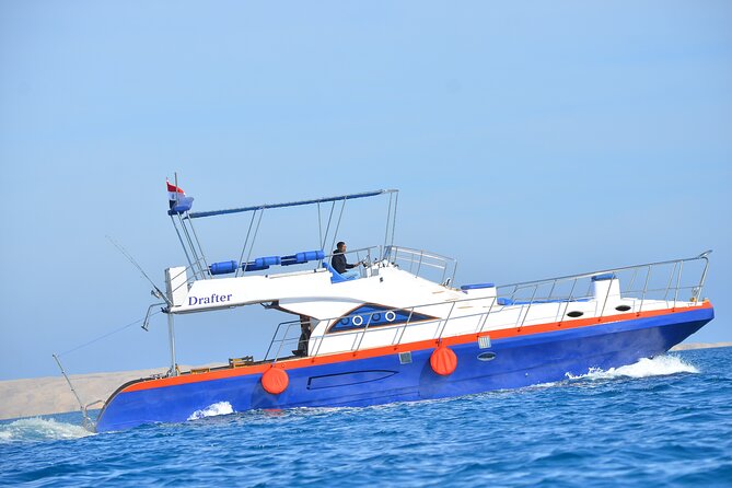 Private Fishing Full Day Boat and Snorkeling Sea Trip -Hurghada - Boarding the luxury yacht: convenience, comfort, and what to expect onboard