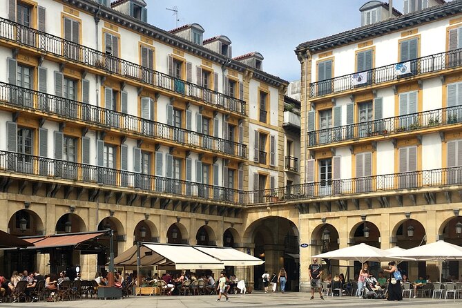 Private Tour San Sebastian & Getaria Fishing Village From Bilbao - Getaria fishing village: medieval lanes and balcony houses