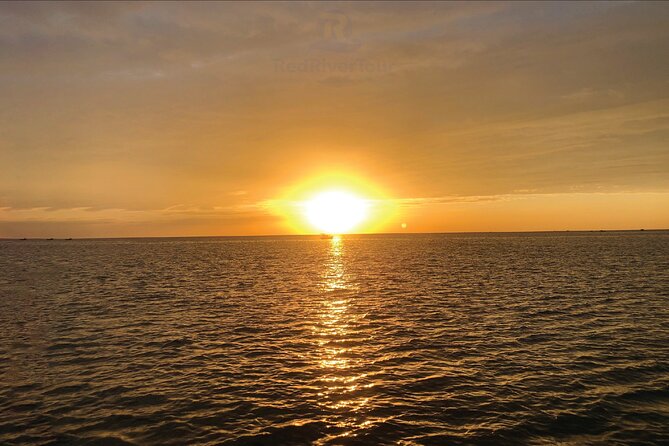Red River Private Tour : Sunset and Night Squid Fishing - Dinner on board: BBQ-style seafood with island comfort food