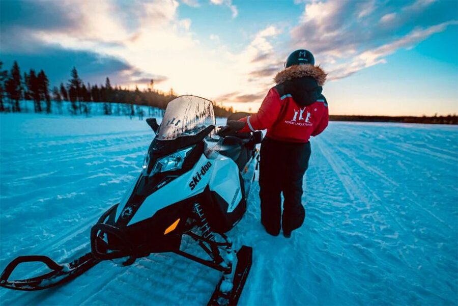 Rovaniemi: Half-Day Snowmobile & Ice Fishing Experience - Lappish BBQ and hot blueberry juice: the real Lapland comfort