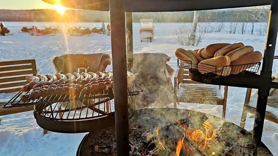 Rovaniemi: Ice Fishing Small Group Tour & Barbeque - Why this tour’s small group size matters