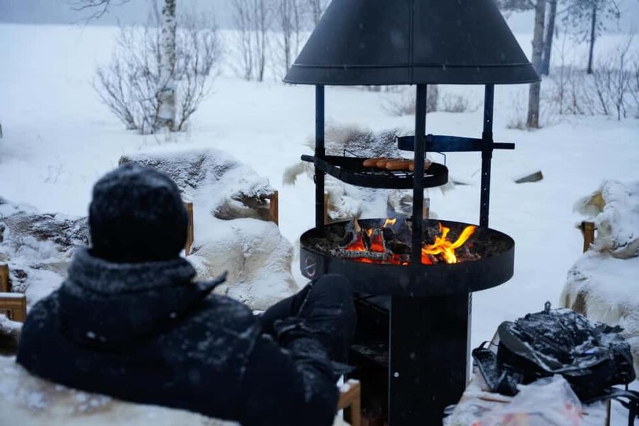 Rovaniemi: Ice Fishing Small Group Tour & Barbeque - The guide factor: friendly help is the real luxury