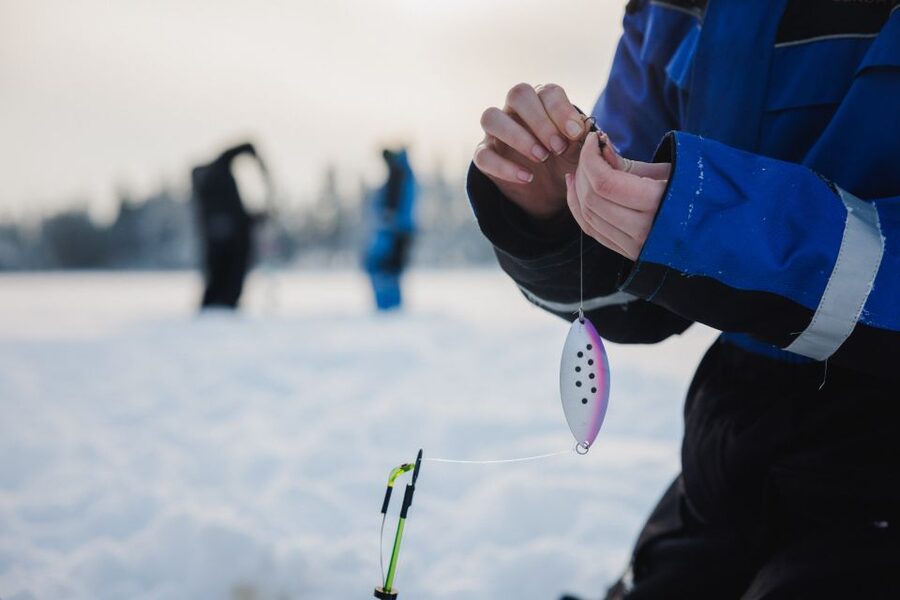 Rovaniemi: Ice Fishing & Snowmobile Safari Combo Day - A 4.5-hour Lapland day that mixes speed and silence
