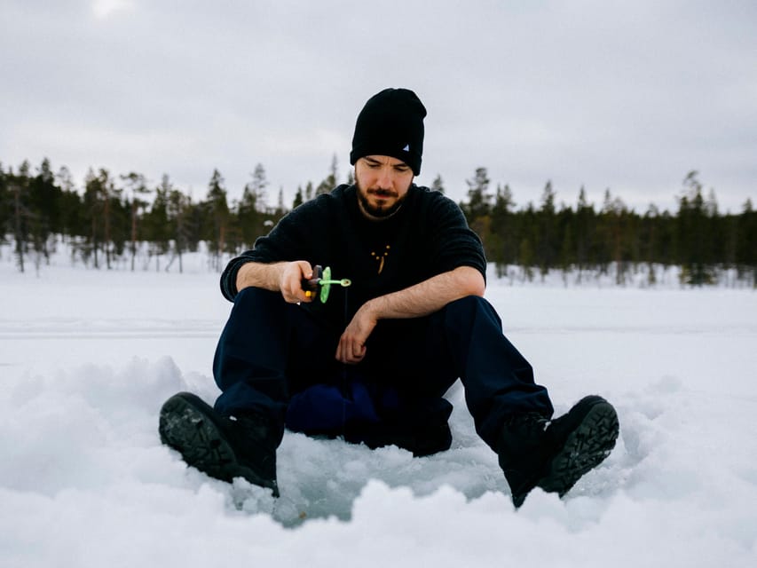 Saariselkä: Ice Fishing Adventure - Pickup From Saariselkä and the Minivan Ride Into Winter