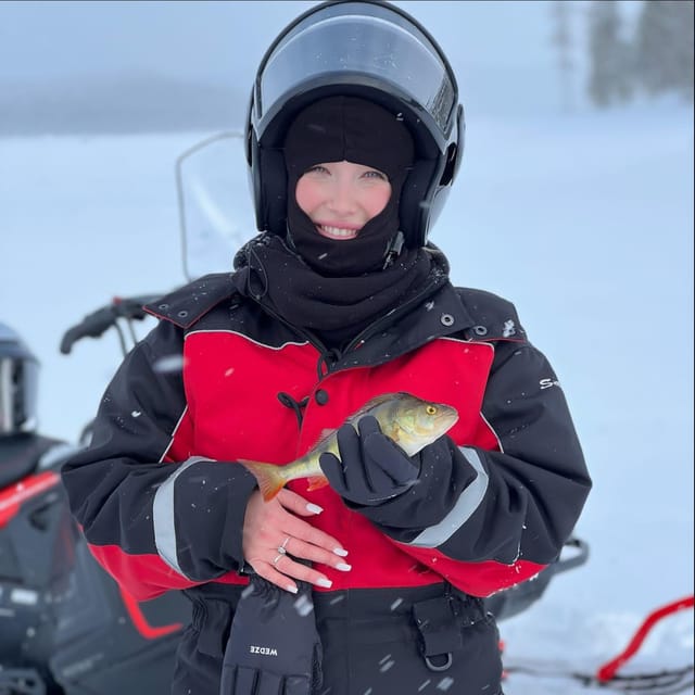 Saariselkä: Ice Fishing Tour to Lake Inari, reindeers& lunch - Ice Fishing Basics on Inari: Rods, Worms or Maggots, and Real Instructions