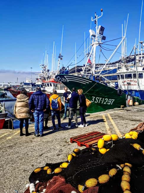 Santoña: Anchovy Art Gallery with Fishing Port and Market - Santoña’s port and market: where today’s auction becomes lunch