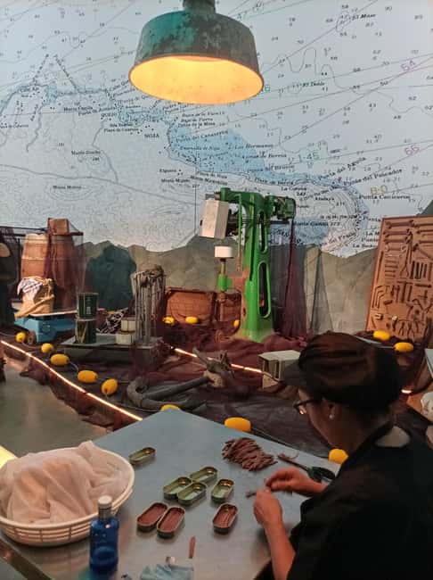 Santoña: Anchovy Art Gallery with Fishing Port and Market - Price, time, and value: is €20 worth it?