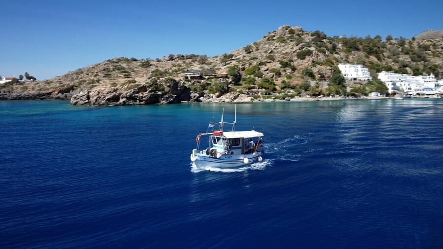 Sfakia fishing trip daytime - The “fishing secrets” part: stories that make the work make sense