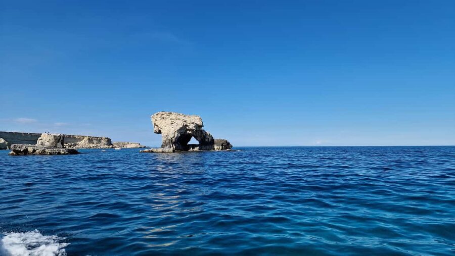 Siracusa: Ortigia +sea caves +fishing experience - Ortigia’s coast from the water: what you’ll really see