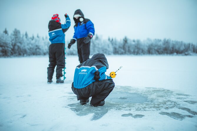 Snowmobiling and ice fishing in Apukka Resort, Rovaniemi - Safety and comfort: what the guide support really does for you