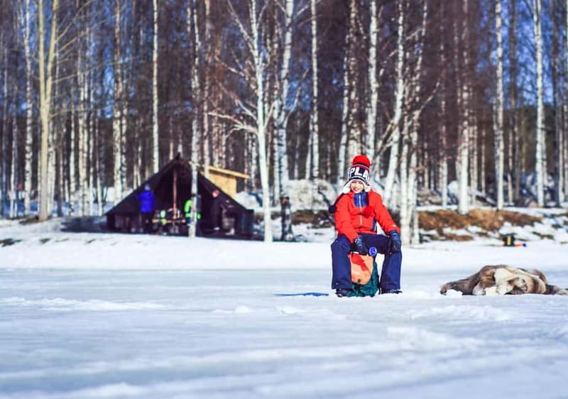 Snowshoe Trip for Ice Fishing in Saariselka - Snowshoeing into the wilderness: what you’ll do with your feet