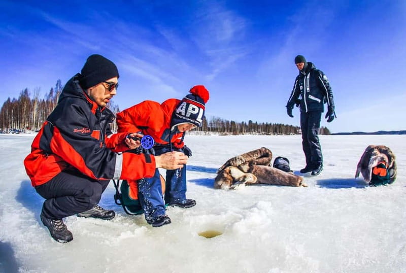 Snowshoe Trip for Ice Fishing in Saariselka - Ice fishing on the frozen lake: technique, timing, and patience