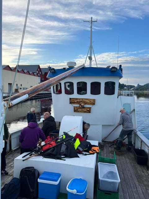 Stavanger: 5-Hour Fishing Trip with Equipment and Guide - Hotel pickup, bus ride, then you’re casting from a real fishing boat