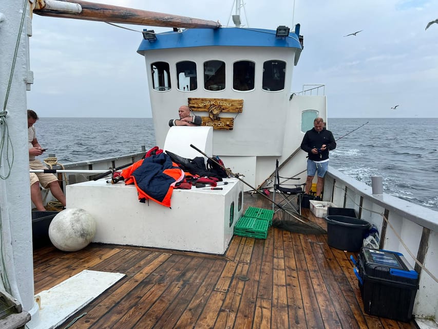 Stavanger: 5-Hour Fishing Trip with Equipment and Guide - The guide setup: help for beginners, but communication quality can vary