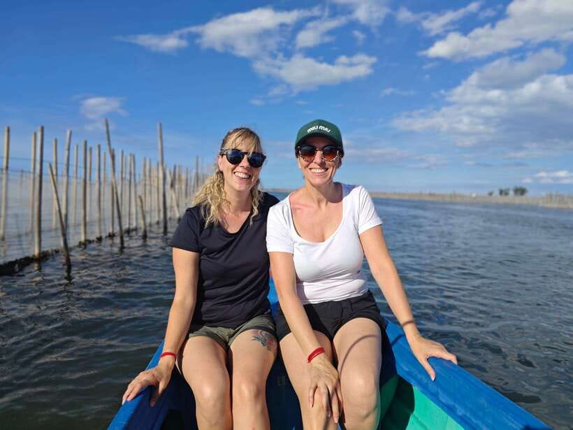 Tam Giang Lagoon & Boat Day Trip with Fishing Experience - The 17:30 cruise: Ending with the lagoon instead of leaving early