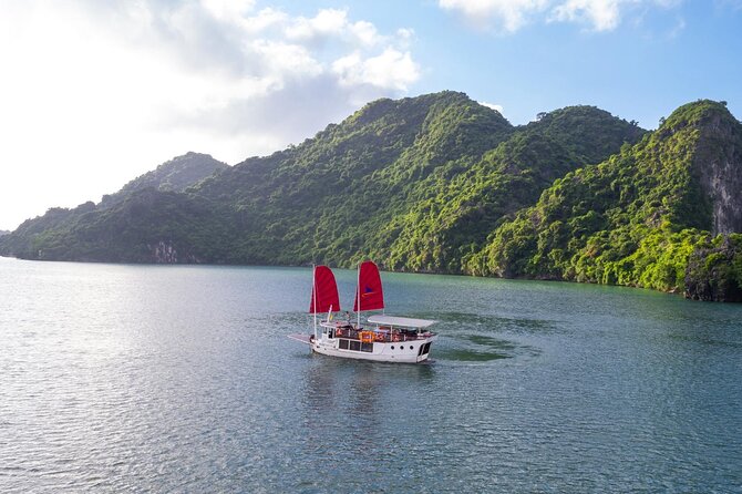 Unique Halong Private Day Cruise - Fishing Village, Kayak - Cua Van Floating Village: local life on calm water