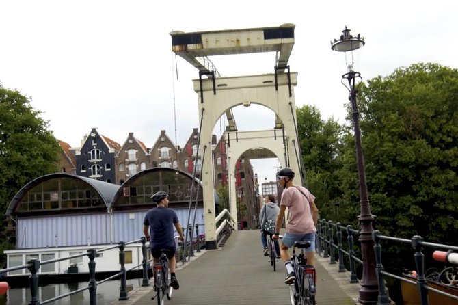 Urban Adventures Amsterdam Bike Tour, Graffiti and Magnet Fishing - Getting set up at Mike’s Bike Tours Amsterdam