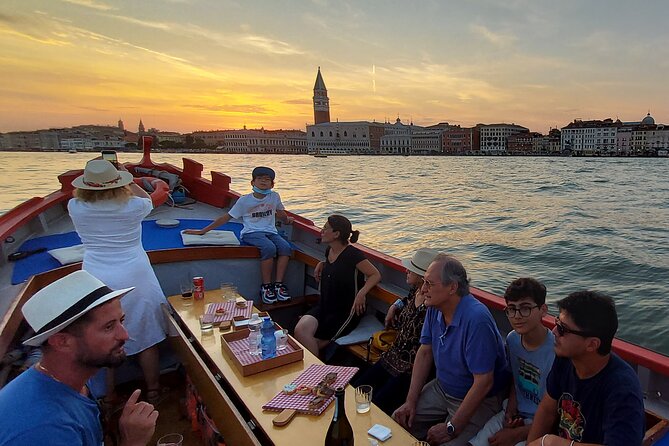Venice: Relaxing Sunset Ride aboard old fishing boat - Key things you’ll notice on this Venice sunset ride
