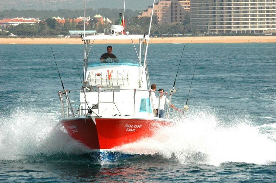 Vilamoura: Algarve Reef Fishing Boat Trip with Gear Included - The 4-Hour Rhythm: How the Time on the Water Usually Feels